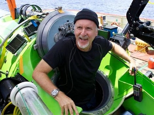James Cameron es prepara per la immersió. (Foto: National Geographic)